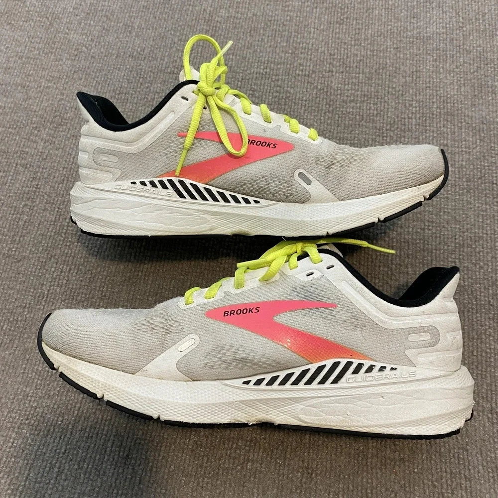 Brooks Launch GTS Running Shoes Womens Size 11 White Mesh Cushioned 1203741B148‎